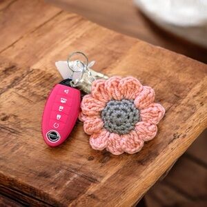 - Crochet Flower Keychain